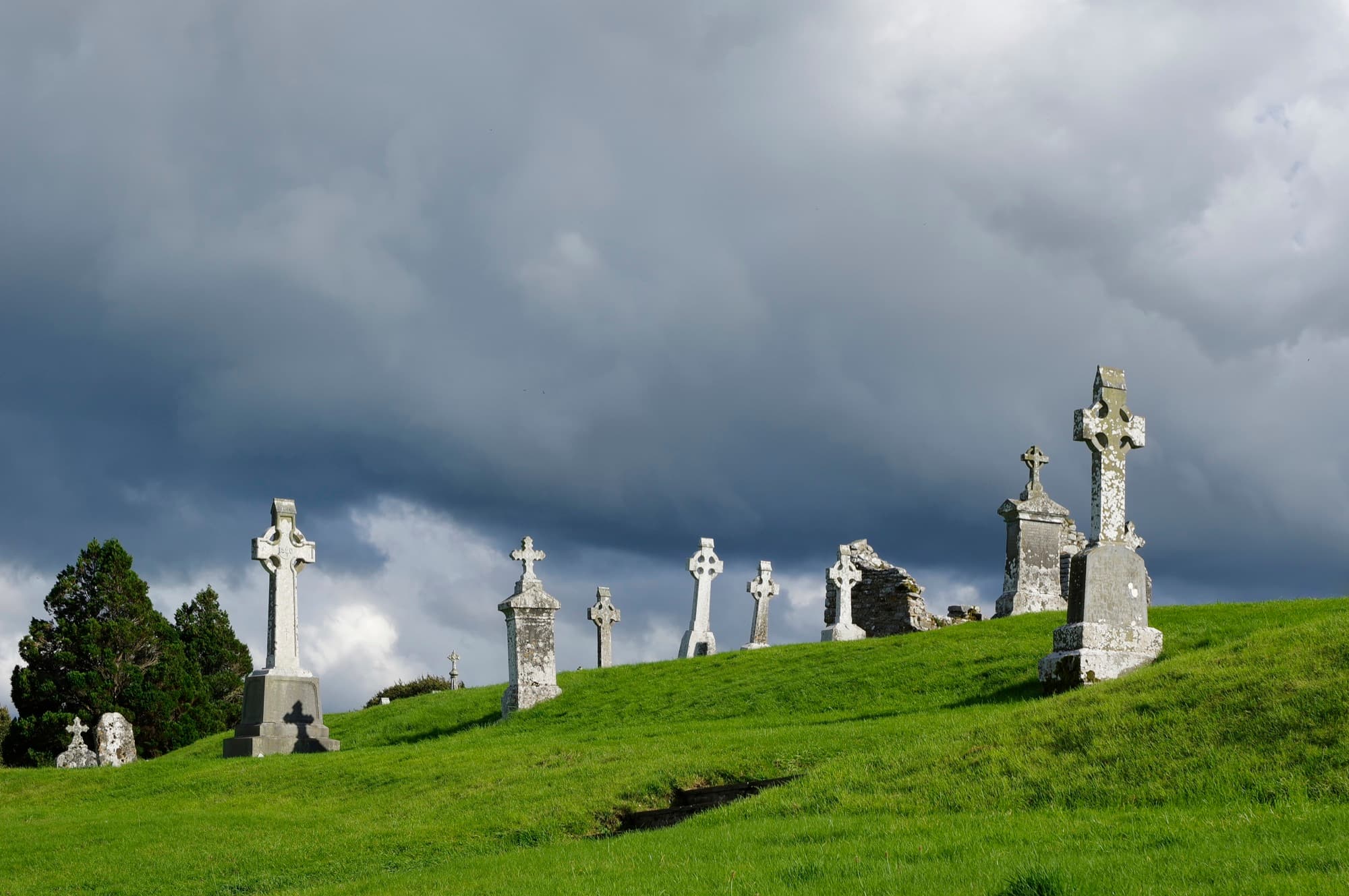 The monastic site at Clonmacnoise beside the River Shannon, used as an Ireland itinerary image.