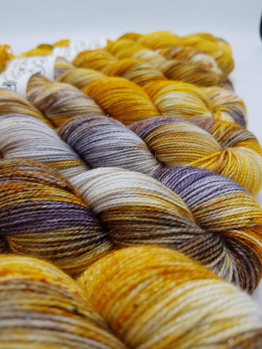 Hand-dyed yarn from Dóttir Dyeworks in Akureyri.
