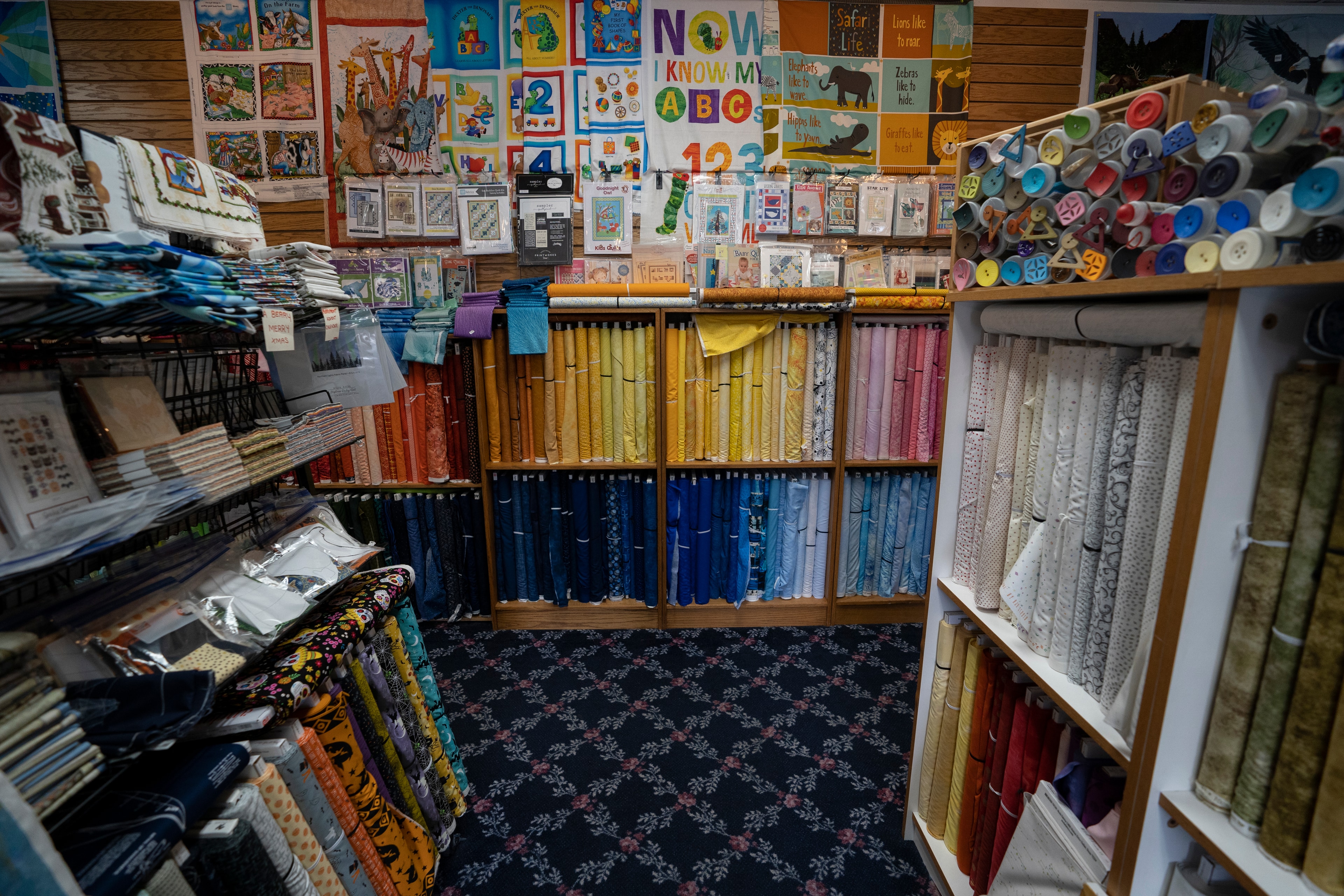 Sew'n Bee Cozy shop image from Seward tourism listing.
